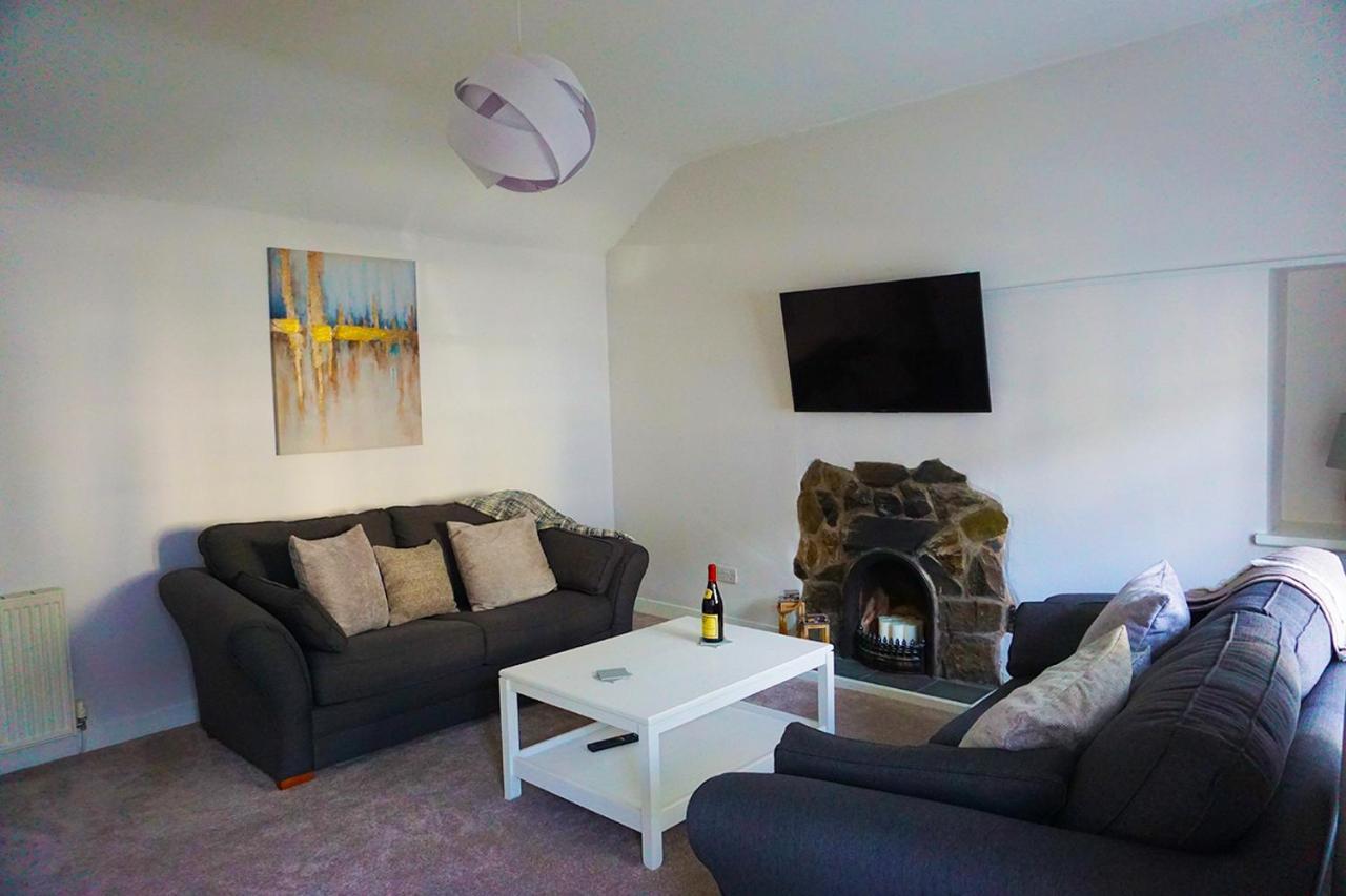 Staycation At Pine Cottage, A Newly Refurbished Holiday Cottage Goodwick Exteriér fotografie